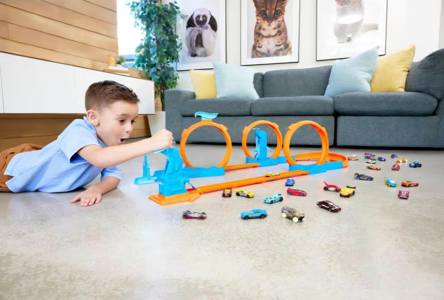 Triple loop car racing track