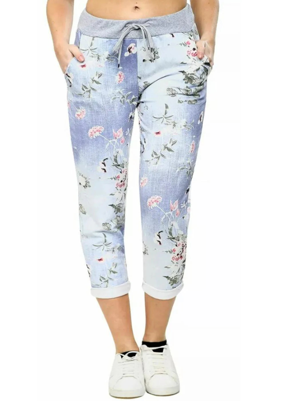 Plus Size 3/4 Floral Capri Trouser