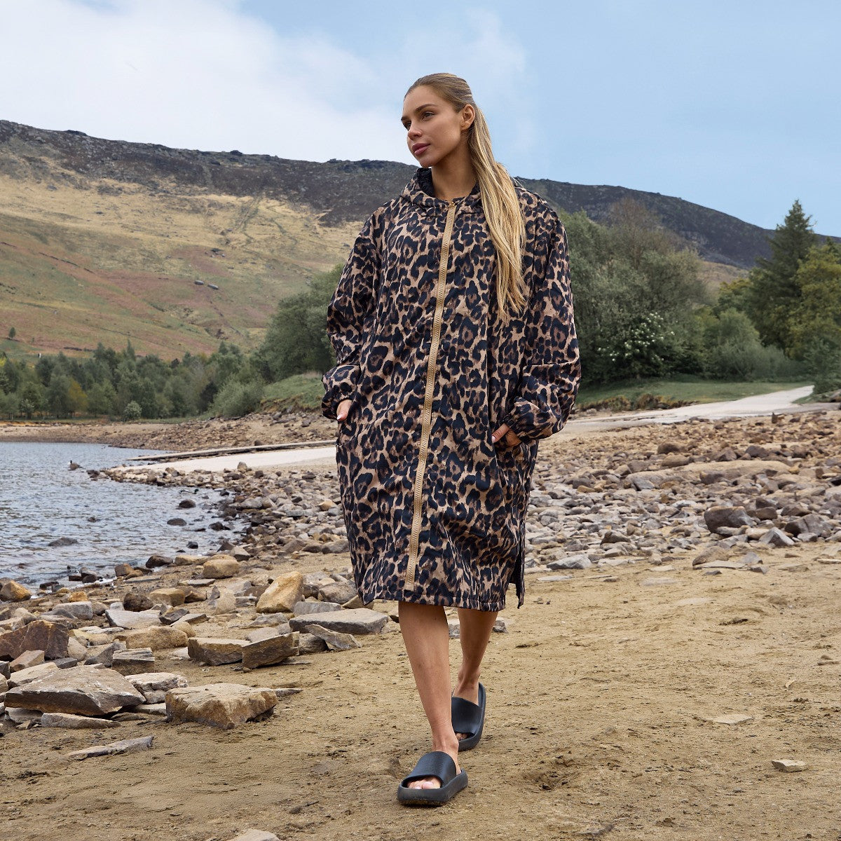 Adults Water Resistant Sherpa Drying Robe