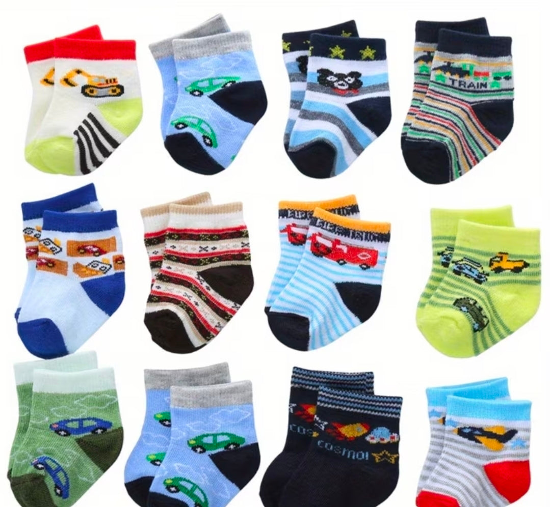 12 Pairs Random socks 0-6M