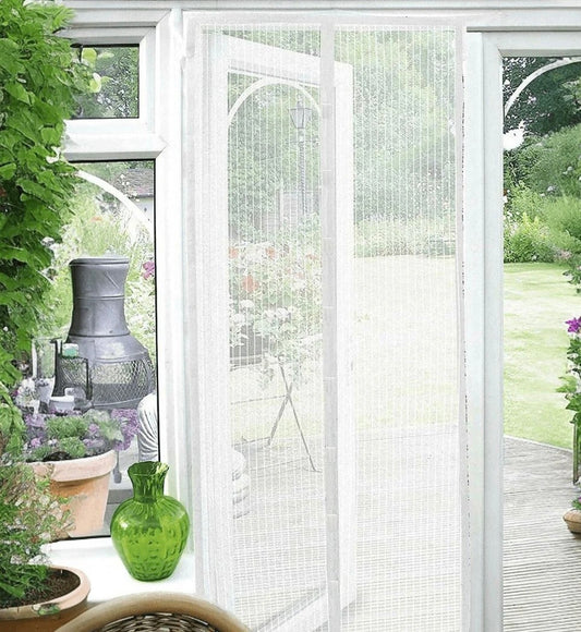Magnetic door curtain