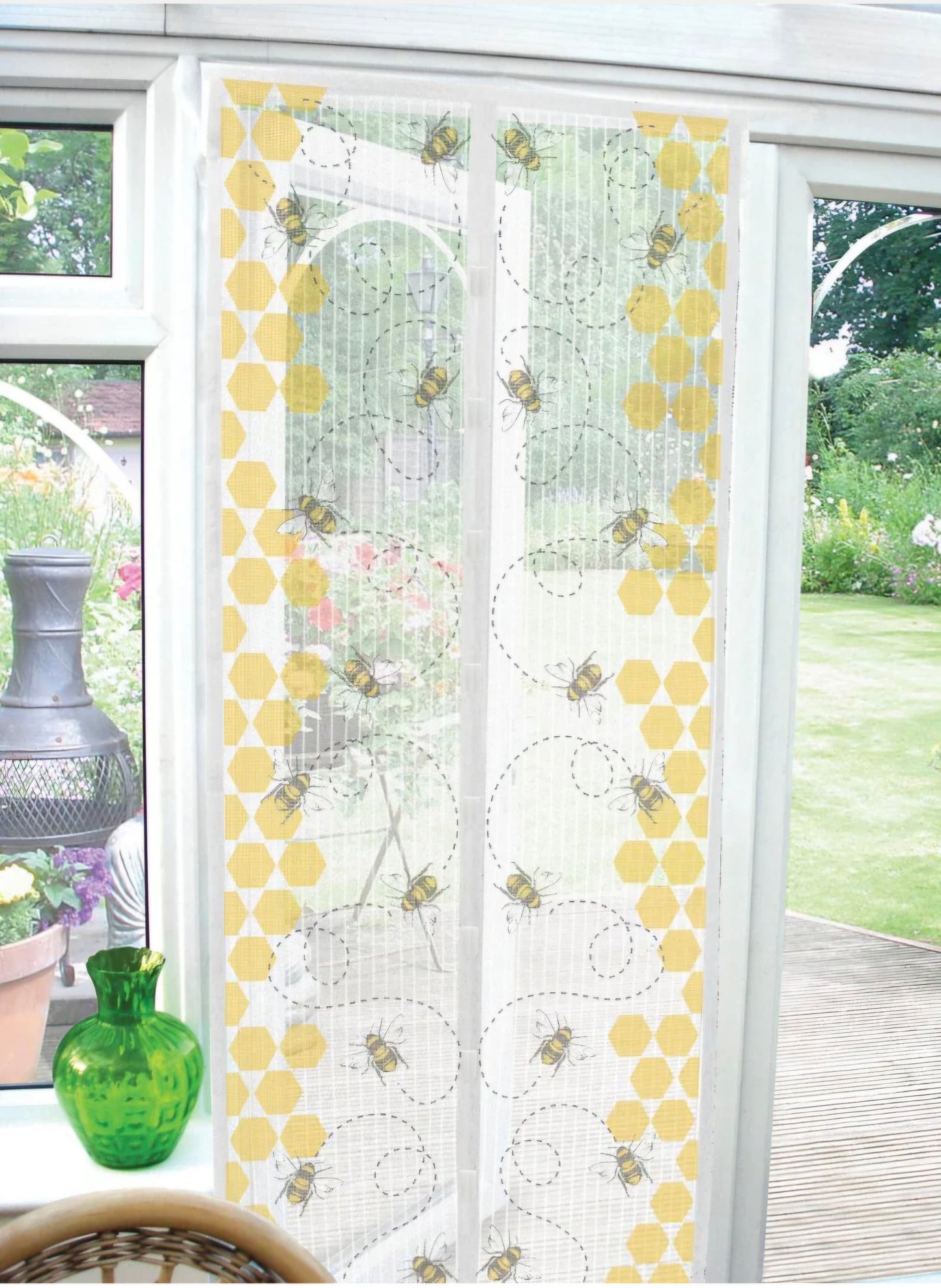 Magnetic door curtain